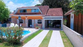 Confortável casa com piscina